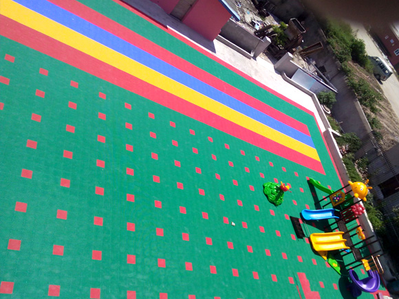 塑膠運(yùn)動地板